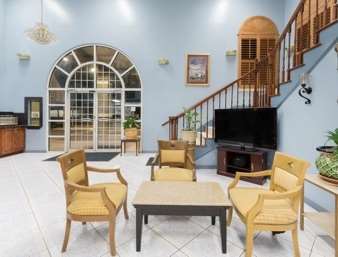 Super 8 Donna Hotel Интериор снимка